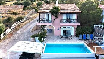 Coastal Paradise Found - Komis Private Pool Gem