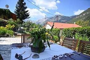 Kalavrita Winter Retreat - Homely Spacious Chalet