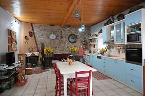 Kalavrita Winter Retreat - Homely Spacious Chalet