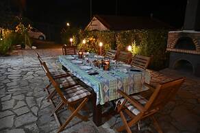 Kalavrita Winter Retreat - Homely Spacious Chalet