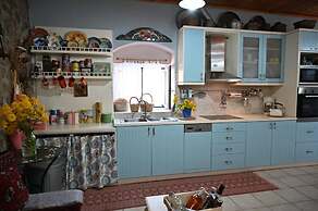 Kalavrita Winter Retreat - Homely Spacious Chalet