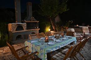 Kalavrita Winter Retreat - Homely Spacious Chalet