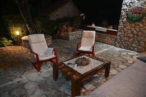 Kalavrita Winter Retreat - Homely Spacious Chalet