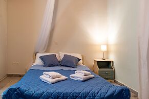 Cozy Summer Retreat - Perfect Location BBQ