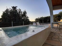 Kirki s Cozy Getaway - Paxoi Getaway w Jacuzzi
