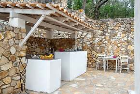 Kirki s Cozy Getaway - Paxoi Getaway w Jacuzzi