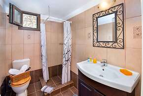 Kirki s Cozy Getaway - Paxoi Getaway w Jacuzzi