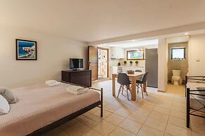 Mani s Aura Seaside-enchanting Stone Gem