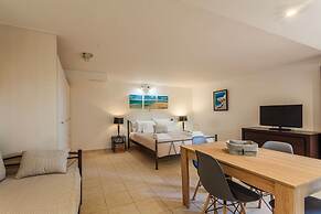 Mani s Aura Seaside-enchanting Stone Gem