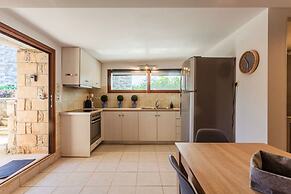 Mani s Aura Seaside-enchanting Stone Gem