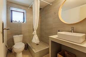 Mani s Aura Seaside-enchanting Stone Gem