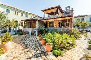 Mani s Garden Paradise - Elia Secluded Retreat