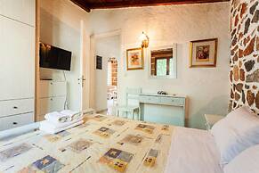 Mani s Garden Paradise - Elia Secluded Retreat