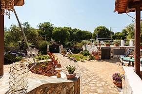 Mani s Garden Paradise - Elia Secluded Retreat