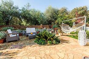 Mani s Garden Paradise - Elia Secluded Retreat