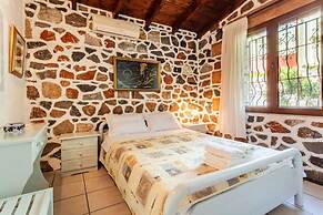 Mani s Garden Paradise - Elia Secluded Retreat