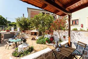 Mani s Garden Paradise - Elia Secluded Retreat