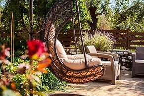 Mani s Garden Paradise - Elia Secluded Retreat