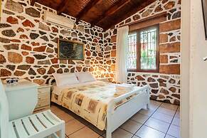 Mani s Garden Paradise - Elia Secluded Retreat