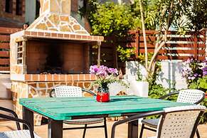 Mani s Garden Paradise - Elia Secluded Retreat