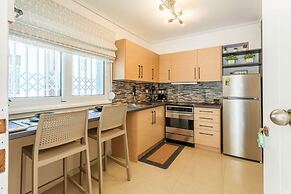 Kalamata Lime Studio - Urban Cozy Nest