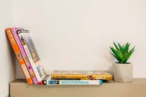 Kalamata Lime Studio - Urban Cozy Nest