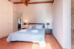 Mani s Aura Seaside-spacious Summer Retreat