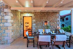 Mani s Aura Seaside-spacious Summer Retreat