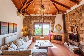 Mani s Aura Seaside-spacious Summer Retreat