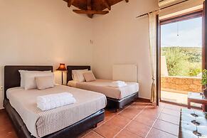 Mani s Aura Seaside-spacious Summer Retreat