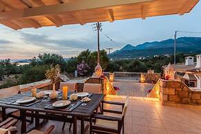 Mani s Aura Seaside-spacious Summer Retreat