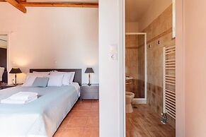 Mani s Aura Seaside-spacious Summer Retreat