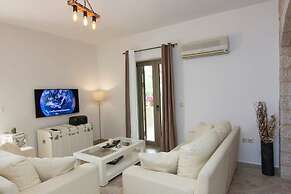 Selinitsa Stone Home - Mani s Private Pool Retreat