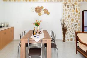 Atlantic Cave Haven-seaside Fully Equipped