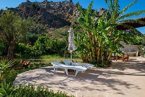 Atlantic Cave Haven-seaside Fully Equipped