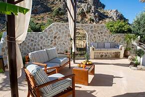 Atlantic Cave Haven-seaside Fully Equipped