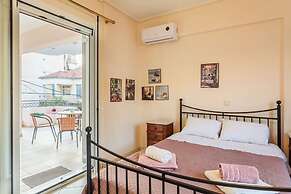 Spacious Urban Haven-family Home Perfect Location