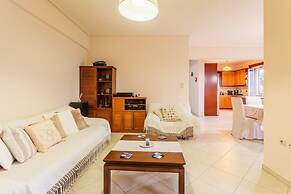 Spacious Urban Haven-family Home Perfect Location