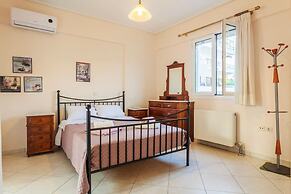 Spacious Urban Haven-family Home Perfect Location