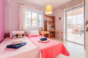 Spacious Urban Haven-family Home Perfect Location