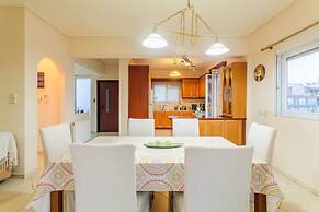 Spacious Urban Haven-family Home Perfect Location