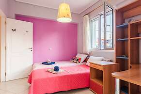 Spacious Urban Haven-family Home Perfect Location