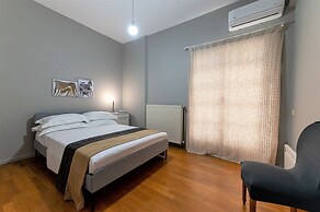 Serene Seaside Bliss - Lush Secluded Garden Oasis