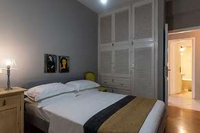 Serene Seaside Bliss - Lush Secluded Garden Oasis