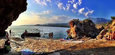 Selinitsa Stone Studio - Mani Seaview Retreat