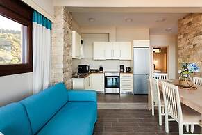 Seaside Summer Bliss - Aurora Luxury Pool Paradise