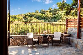 Seaside Summer Bliss - Aurora Luxury Pool Paradise