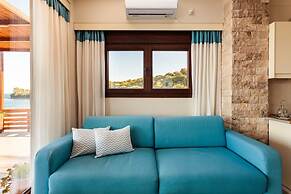 Seaside Summer Bliss - Aurora Luxury Pool Paradise