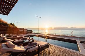 Seaside Summer Bliss - Aurora Luxury Pool Paradise