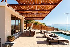 Seaside Summer Bliss - Aurora Luxury Pool Paradise